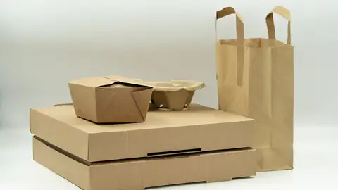 Emballages en carton de commandes livrées